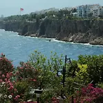 Emel Villa