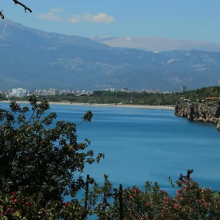 Emel Αττάλεια